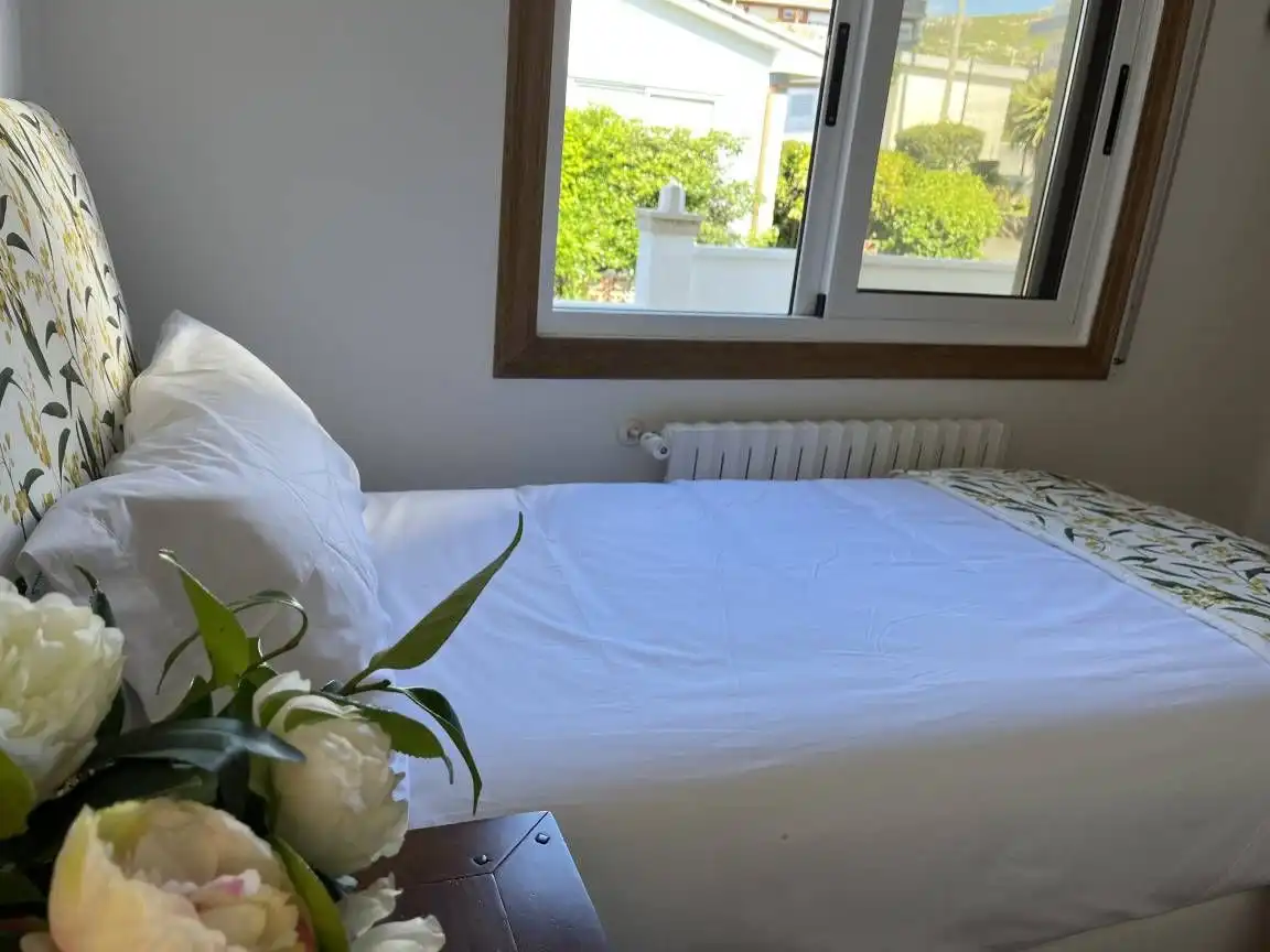 Habitación de Finca rústica de alquiler en Baiona con Jardín privado, Terraza y Piscina