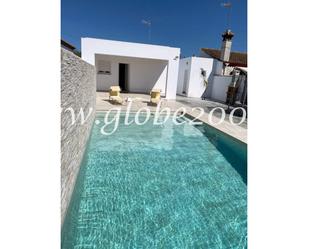 Swimming pool of Country house to rent in Chiclana de la Frontera  with Air Conditioner, Private garden and Terrace