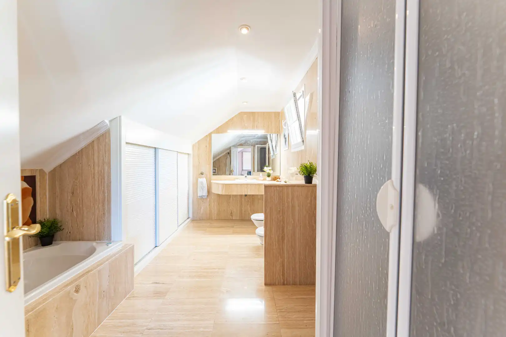 Baño de Casa adosada en venta en Torrelodones con Calefacción, Jardín privado y Terraza