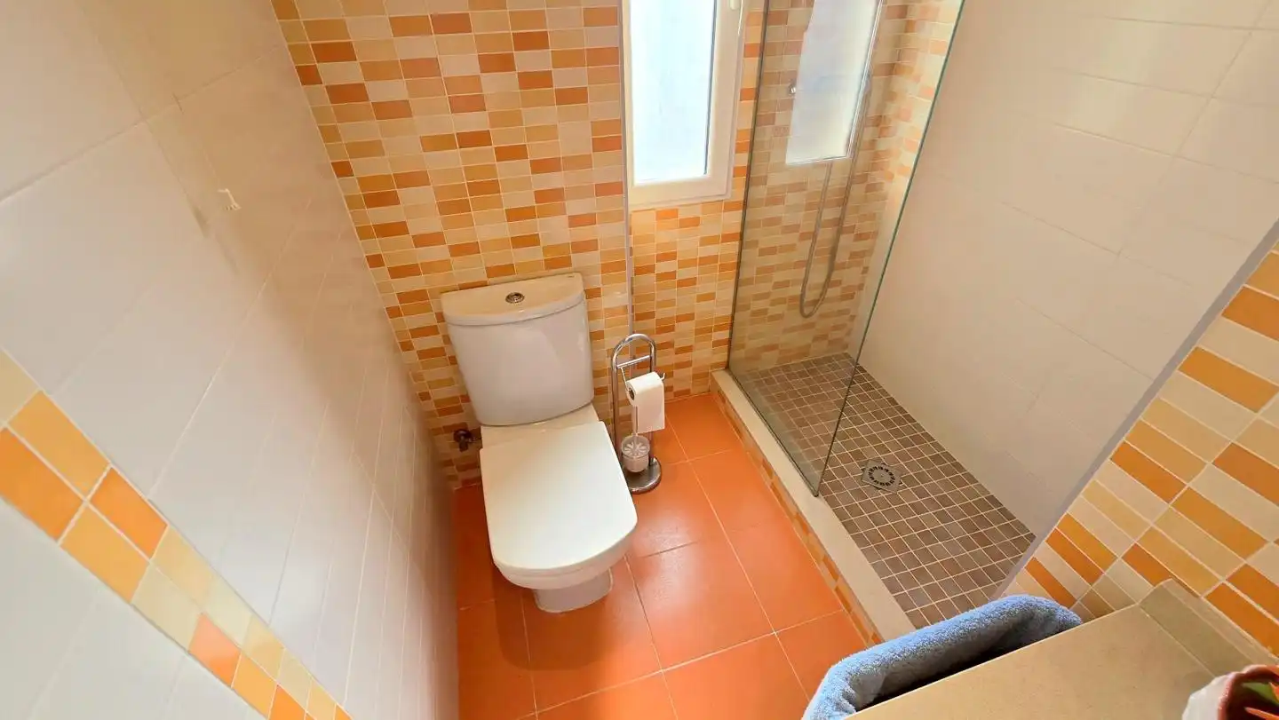 Baño de Apartamento en venta en Gandia con Aire acondicionado, Terraza y Amueblado