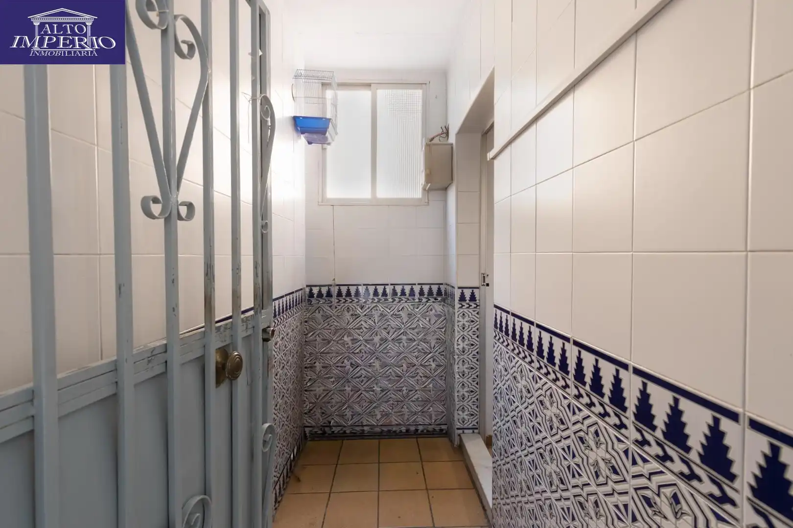 Bathroom of Flat for sale in Granada
