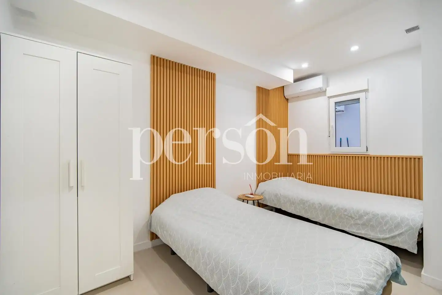 Ground floor for sale in Valencia  with Air Conditioner, Heating and Terrace