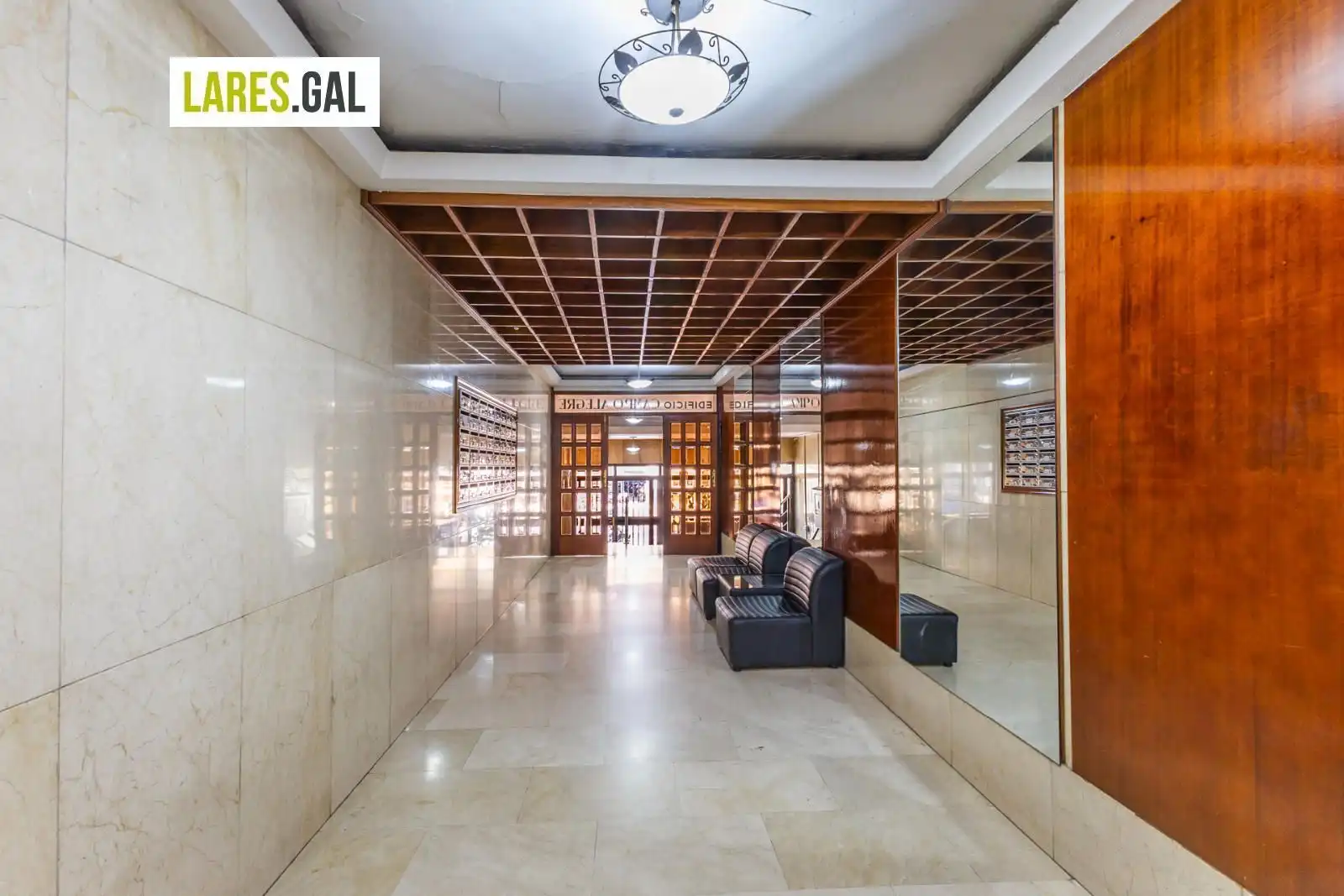 Piso en venta en Cangas  con Calefacción, Terraza y Trastero