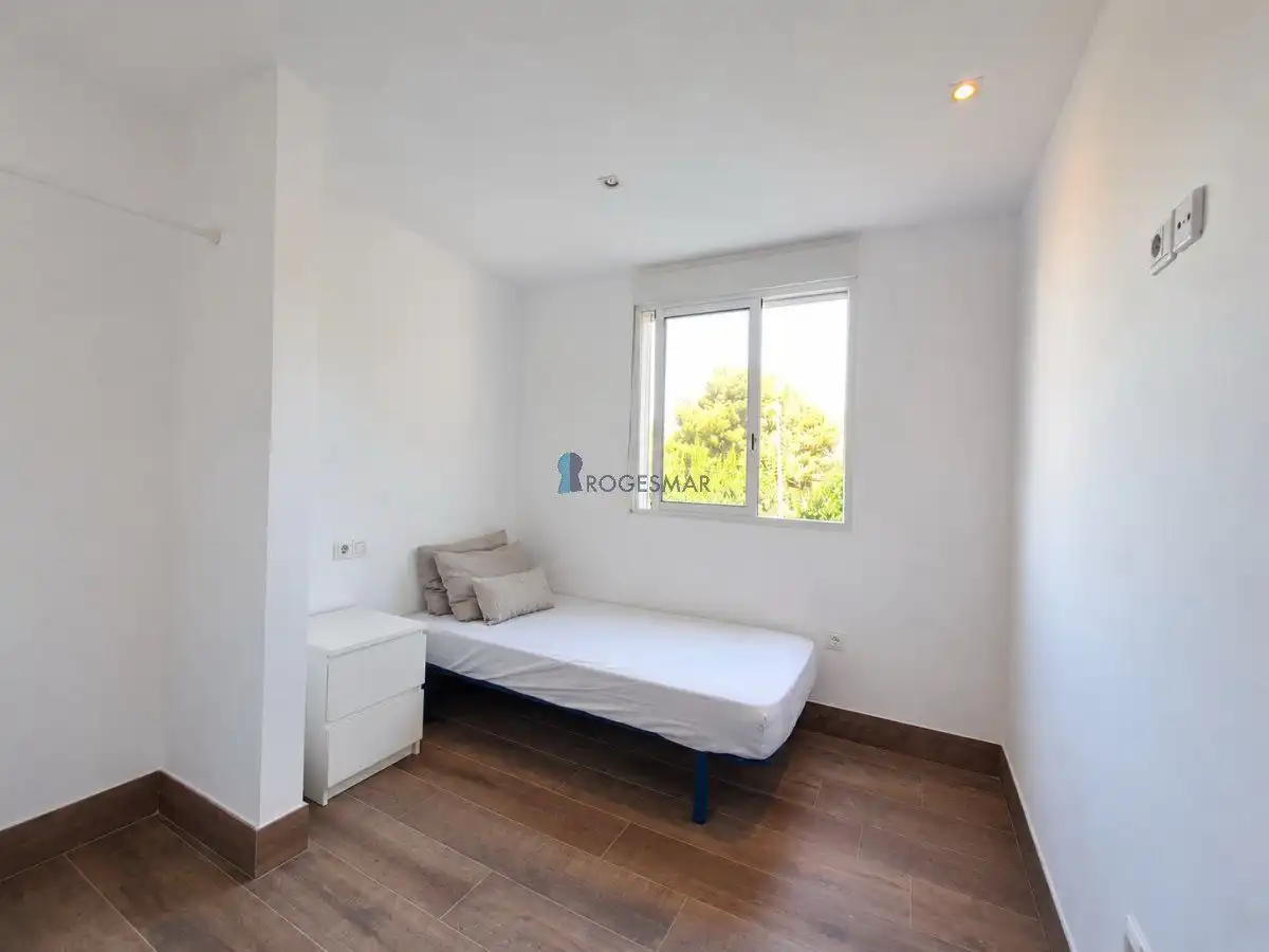 Dormitori de Apartament en venda en Benicasim / Benicàssim amb Traster, Moblat i Piscina comunitària