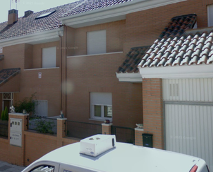 Vista exterior de Casa adosada en venda en Seseña