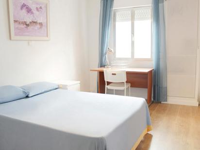 Bedroom of Flat to share in  Sevilla Capital  with Furnished, Washing machine and TV