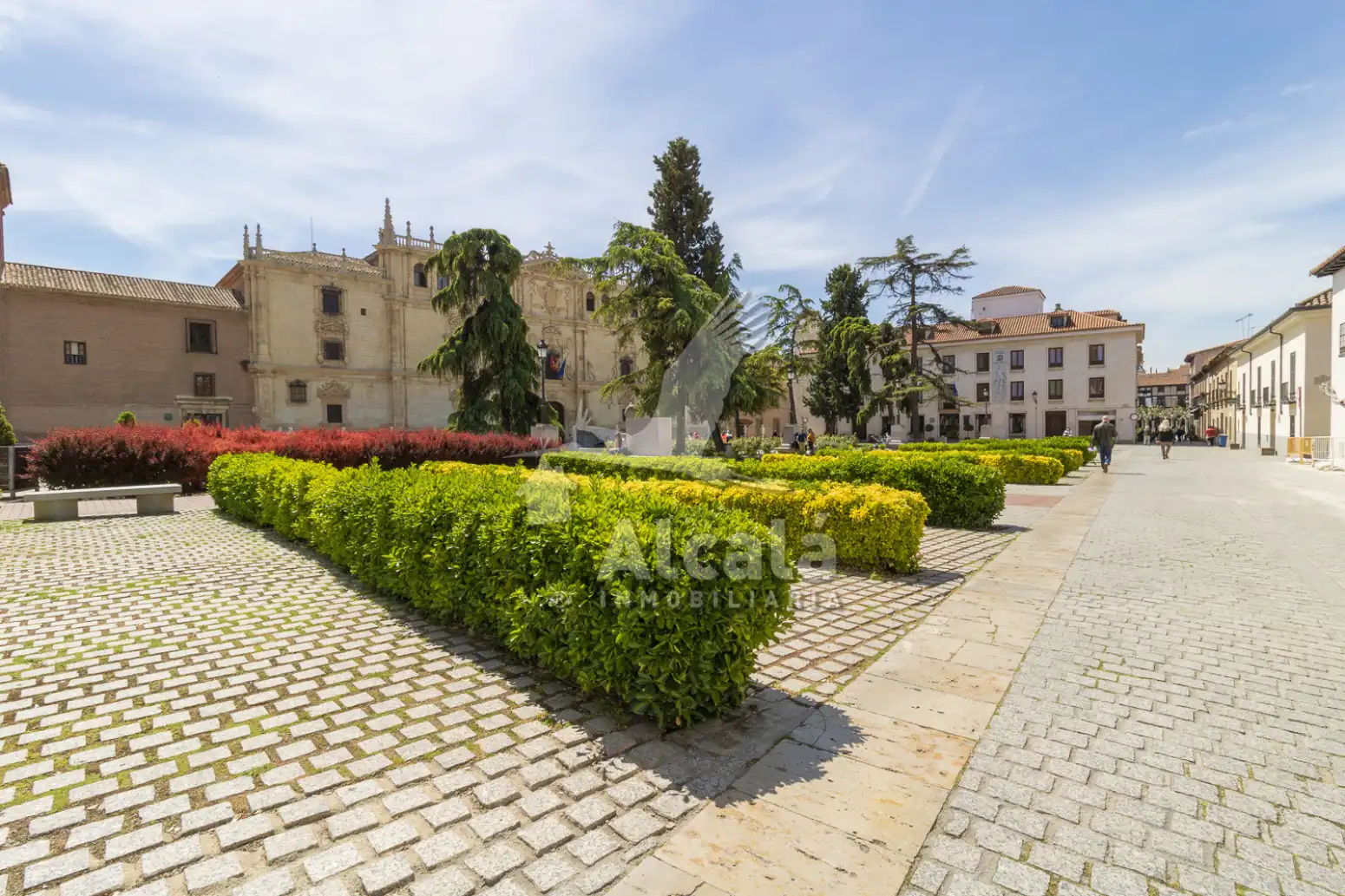 Vista exterior de Pis en venda en Alcalá de Henares amb Calefacció