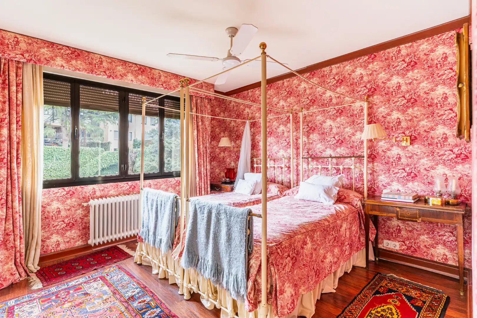 Bedroom of Detached homes for sale in Las Rozas de Madrid  with Air Conditioner, Heating and Private garden