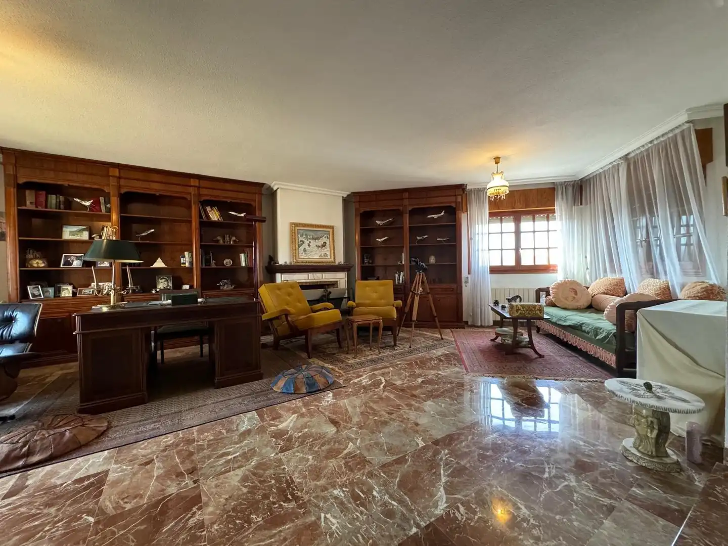Sala d'estar de Casa o xalet en venda en Alicante / Alacant amb Calefacció, Jardí privat i Terrassa