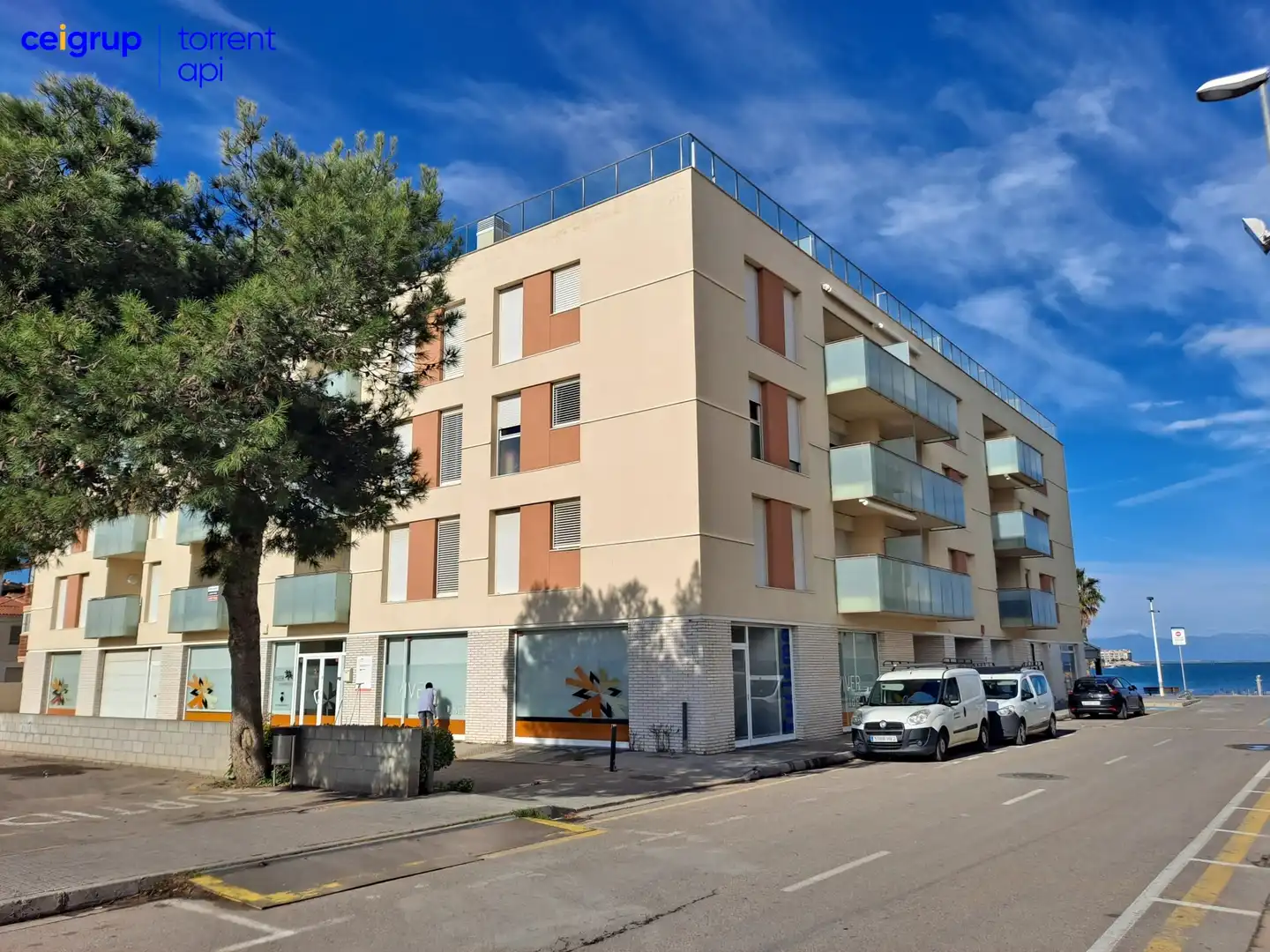 Vista exterior de Piso en venta en L'Escala con Aire acondicionado, Calefacción y Terraza