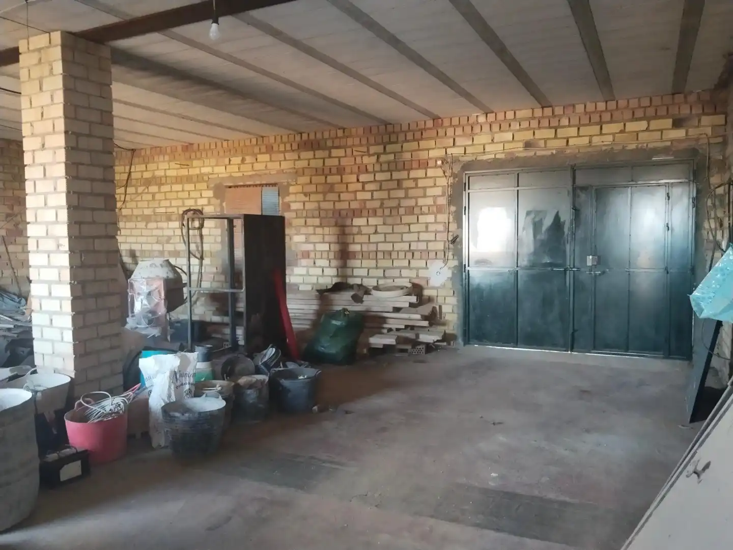 Finca rústica en venda en Gerena amb Jardí privat, Traster i Piscina