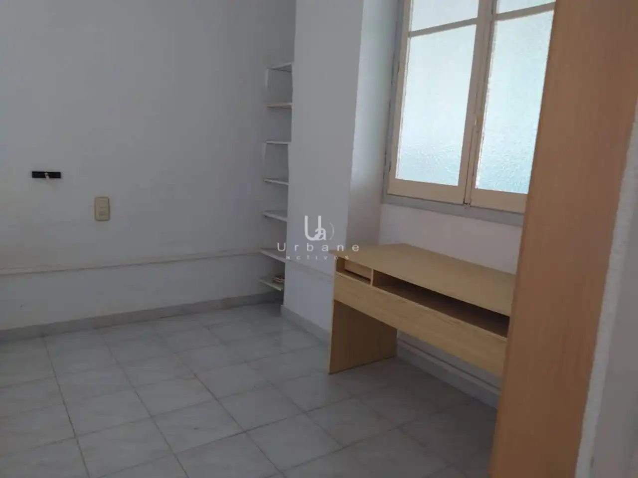 Habitación de Local en venta en Murcia