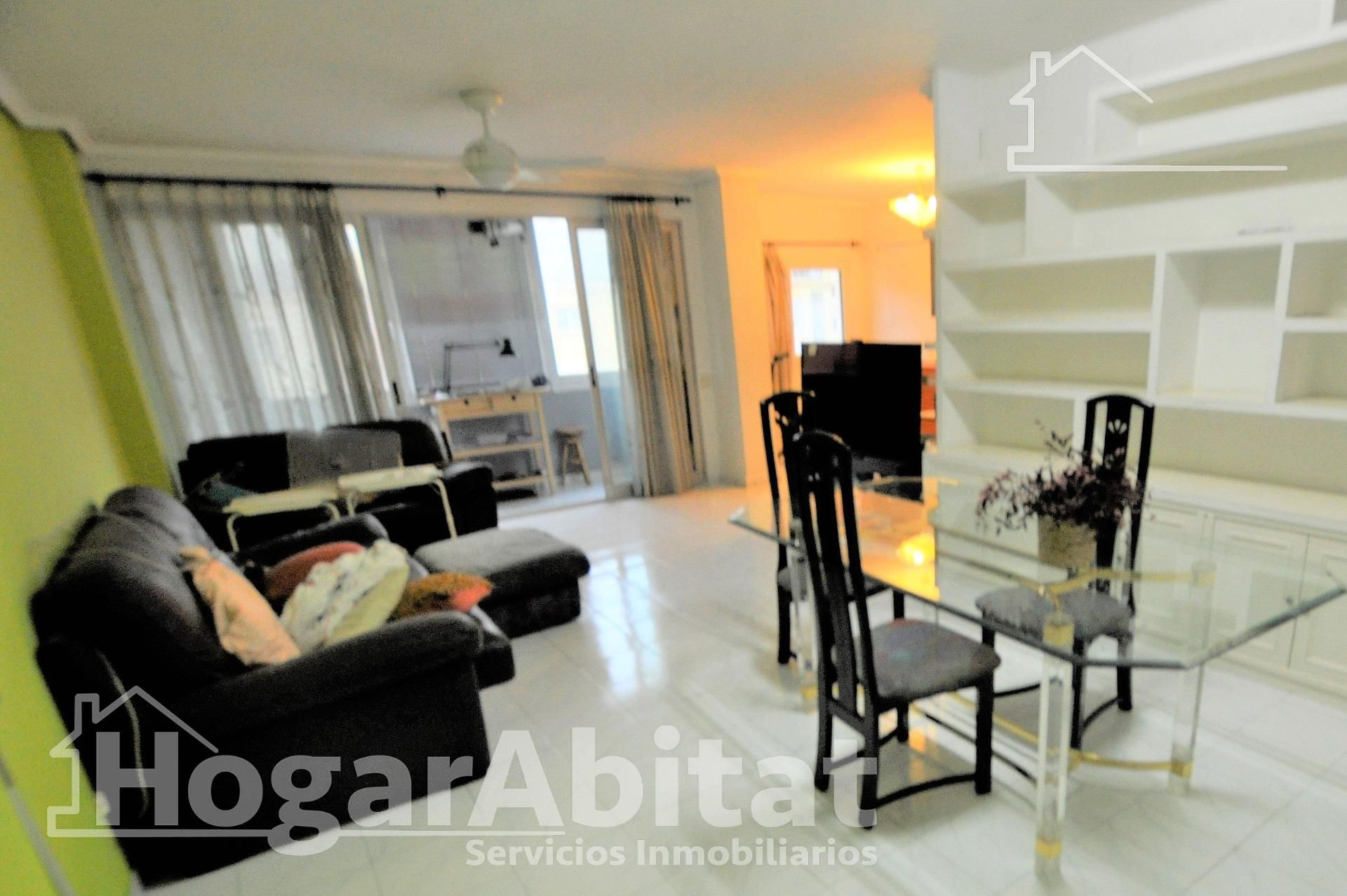 Wohnzimmer von Wohnung zum Verkauf in  Valencia Capital mit Klimaanlage, Abstellraum und Balkon