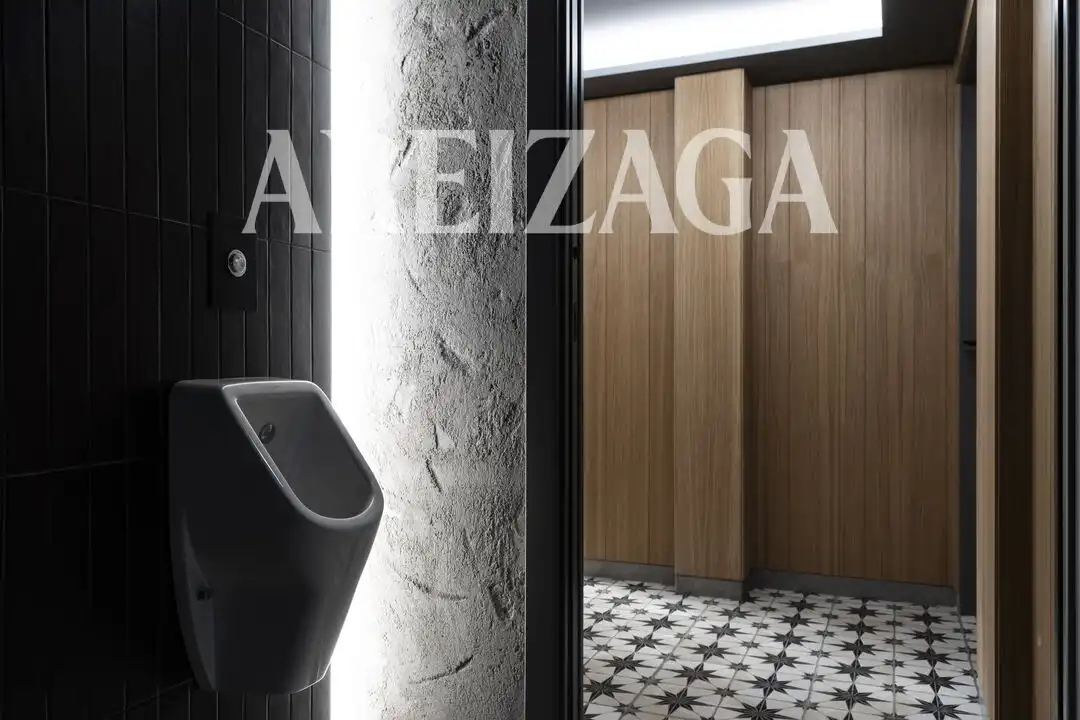 Baño de Local en venta en Donostia - San Sebastián 