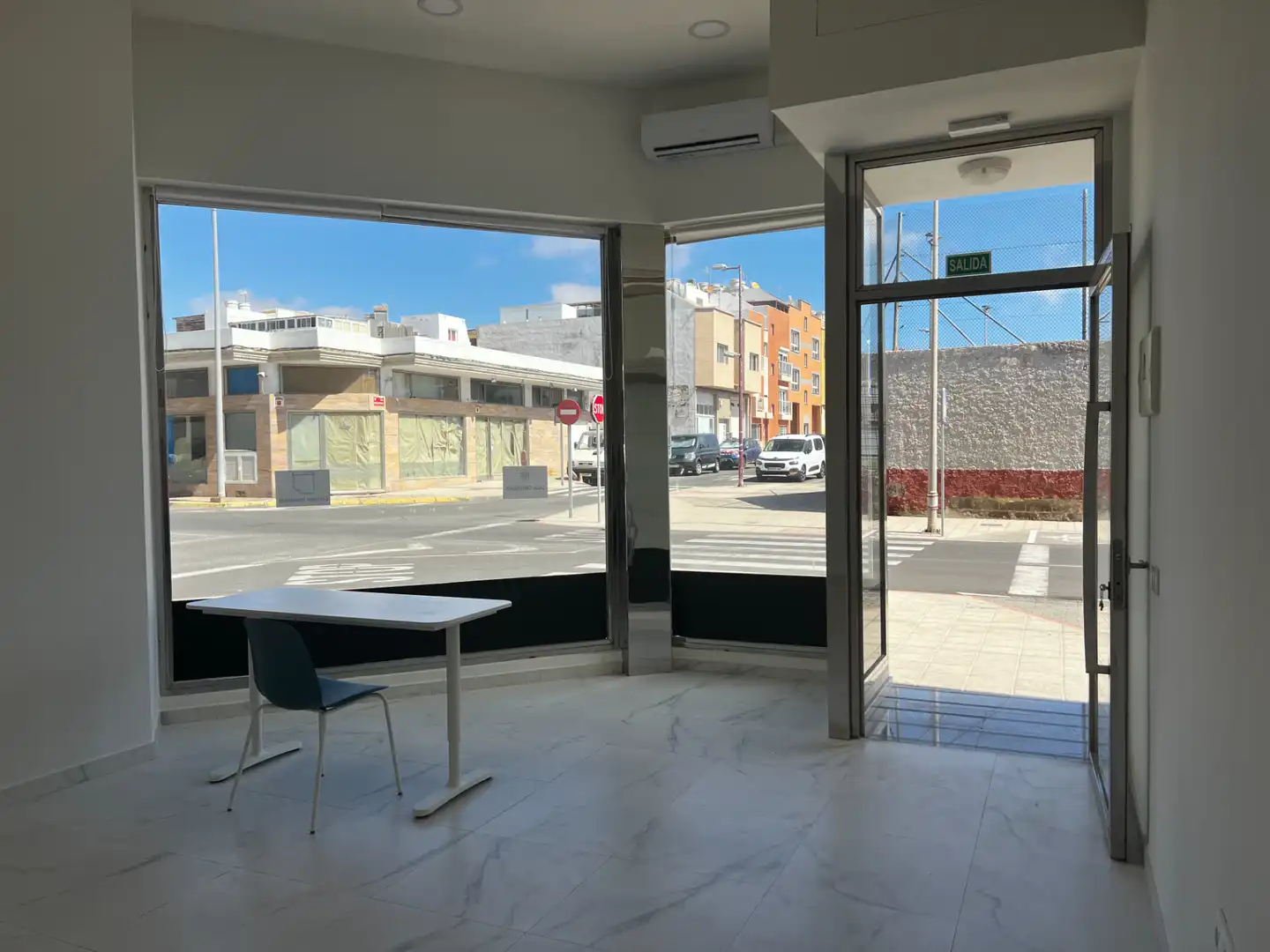 Vista exterior de Local de alquiler en Puerto del Rosario con Aire acondicionado