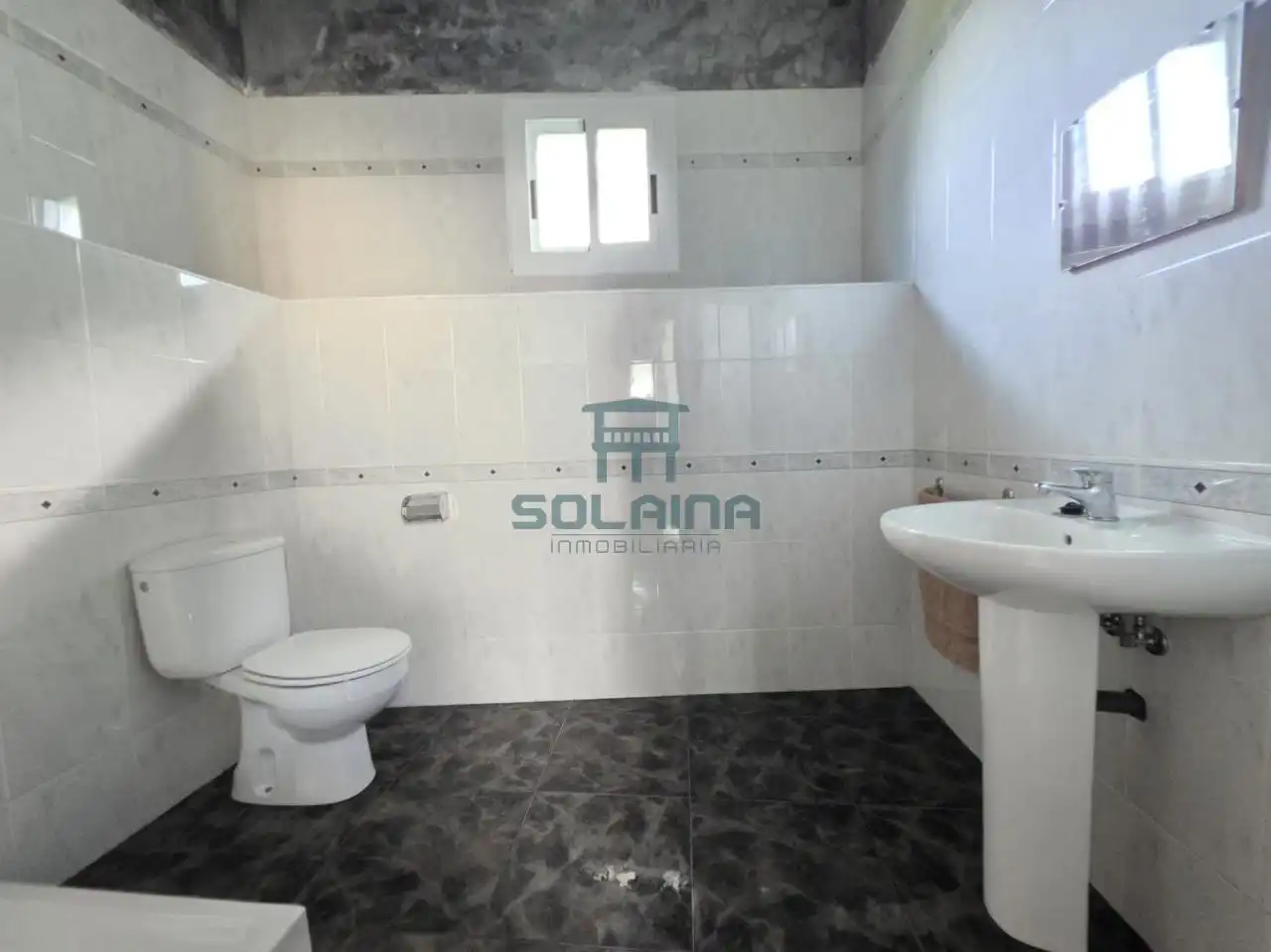 Baño de Casa o chalet en venta en A Merca   con Calefacción, Jardín privado y Terraza