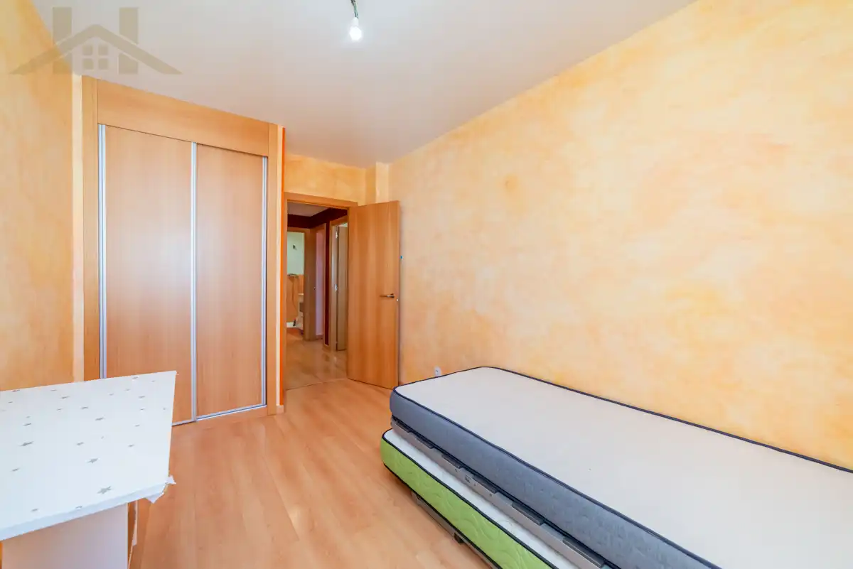 Flat for sale in Calle del Planeta Venus, Parla Este