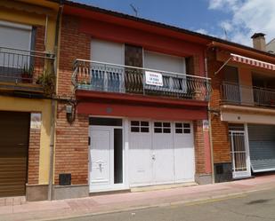 Exterior view of Single-family semi-detached for sale in Manlleu