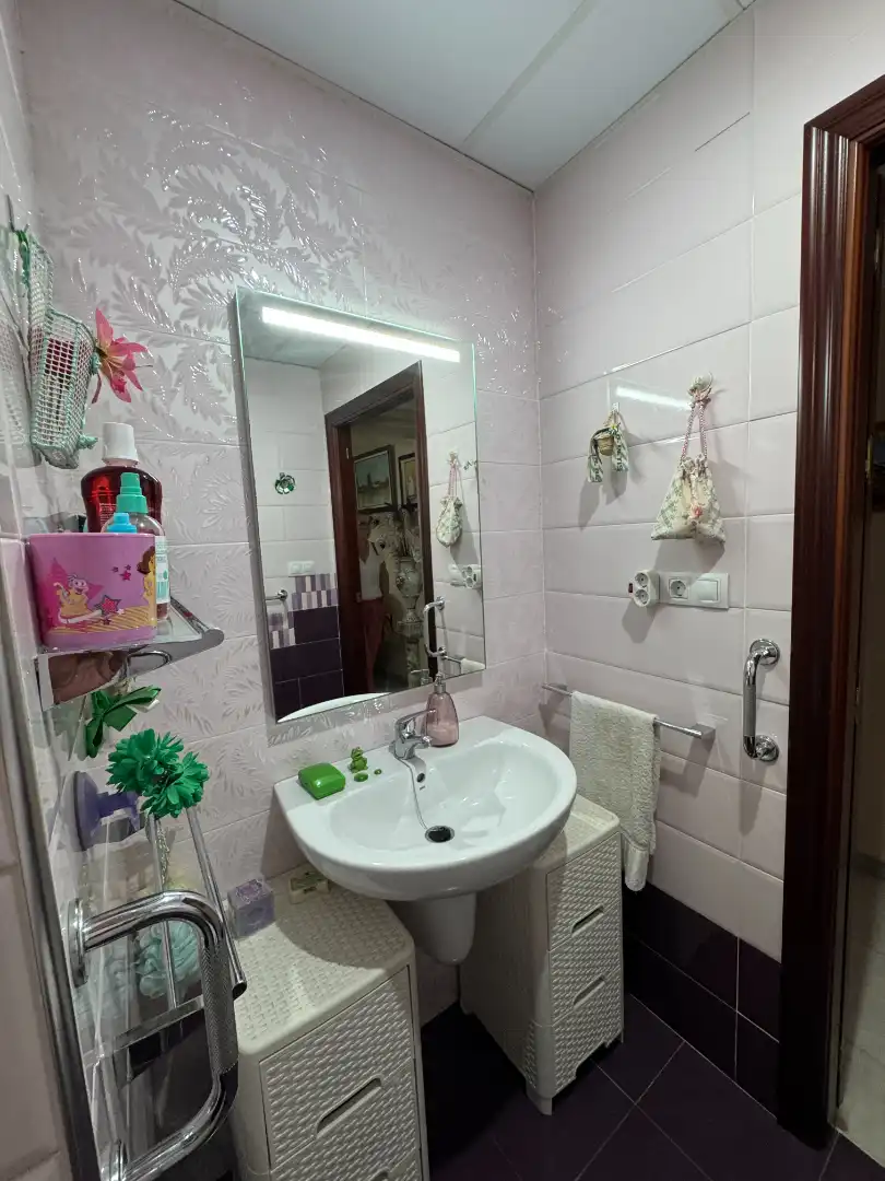 Bathroom of Houses for sale in Sevilla  with Air Conditioner, Private garden and Terrace