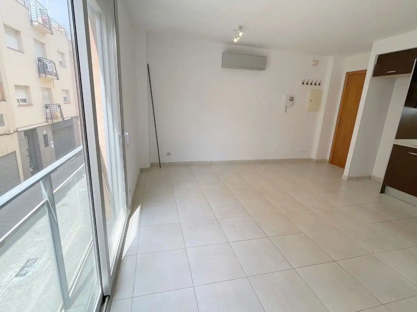 Flat for rent in Mataró  with Air Conditioner, Heating and Oven