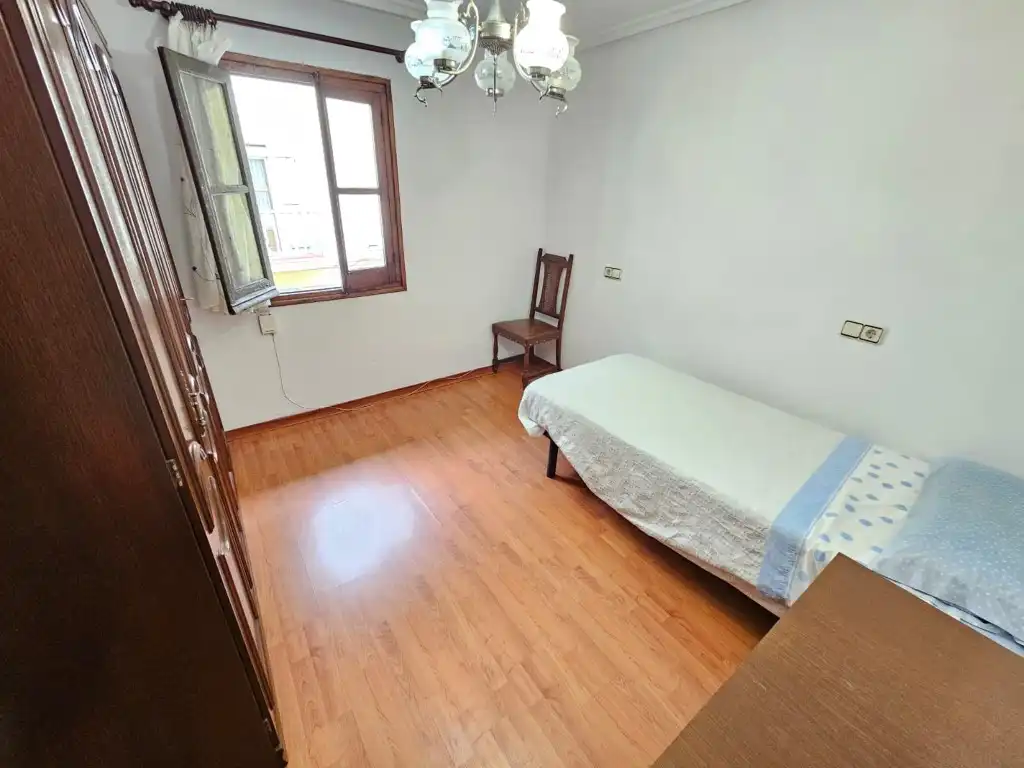 Bedroom of Flat for sale in Avilés