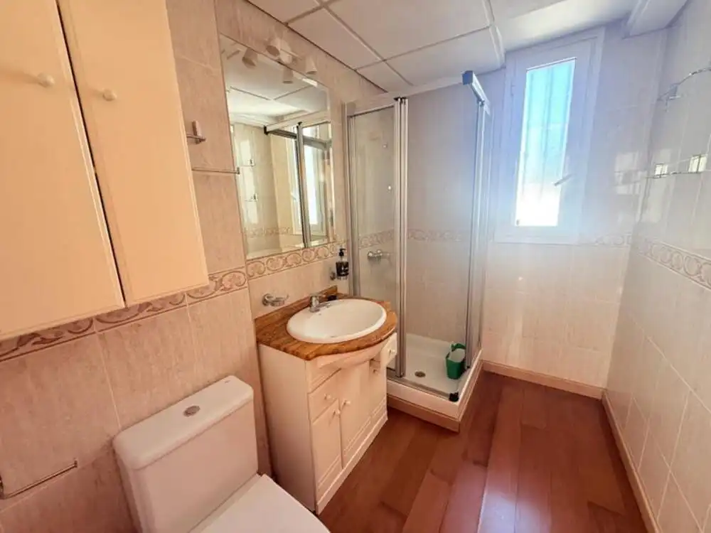 Baño de Ático de alquiler en Marbella con Aire acondicionado, Terraza y Piscina
