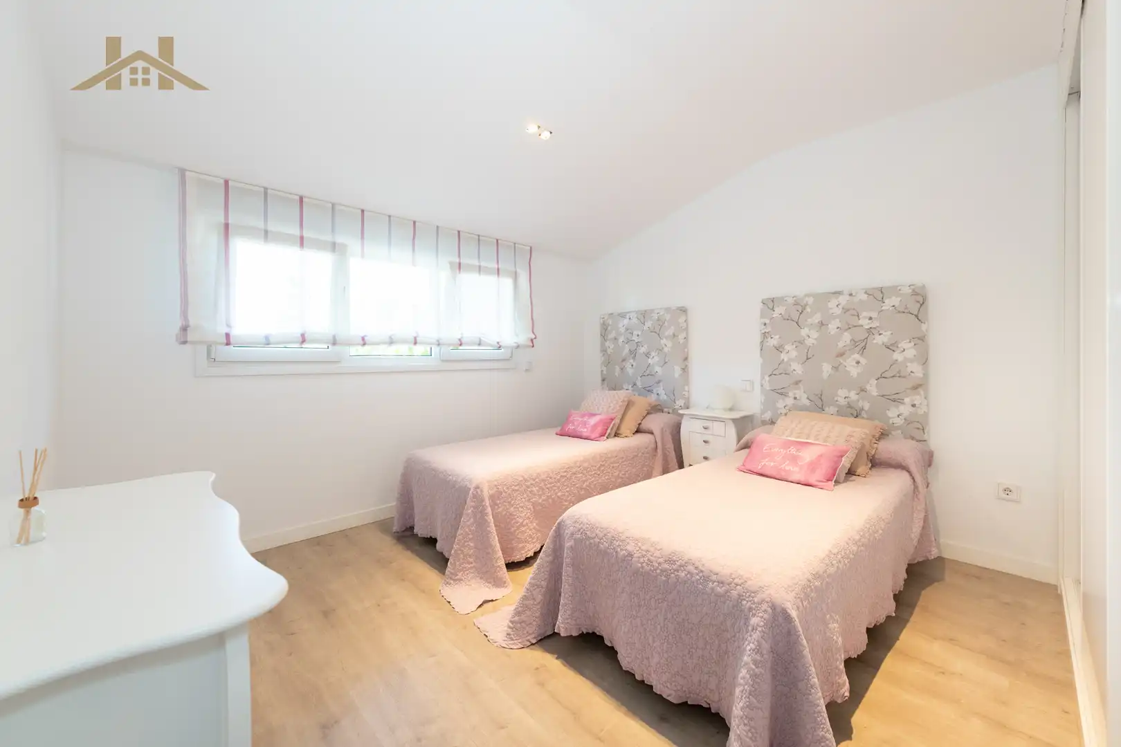 Bedroom of Detached homes for sale in Boadilla del Monte  with Air Conditioner, Heating and Private garden