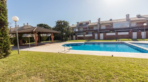 Foto 2 de Casa adosada en venta en Carrer Josep Llimona, 11, Jardins de Vilafortuny- Mas d'en Bosch, Cambrils