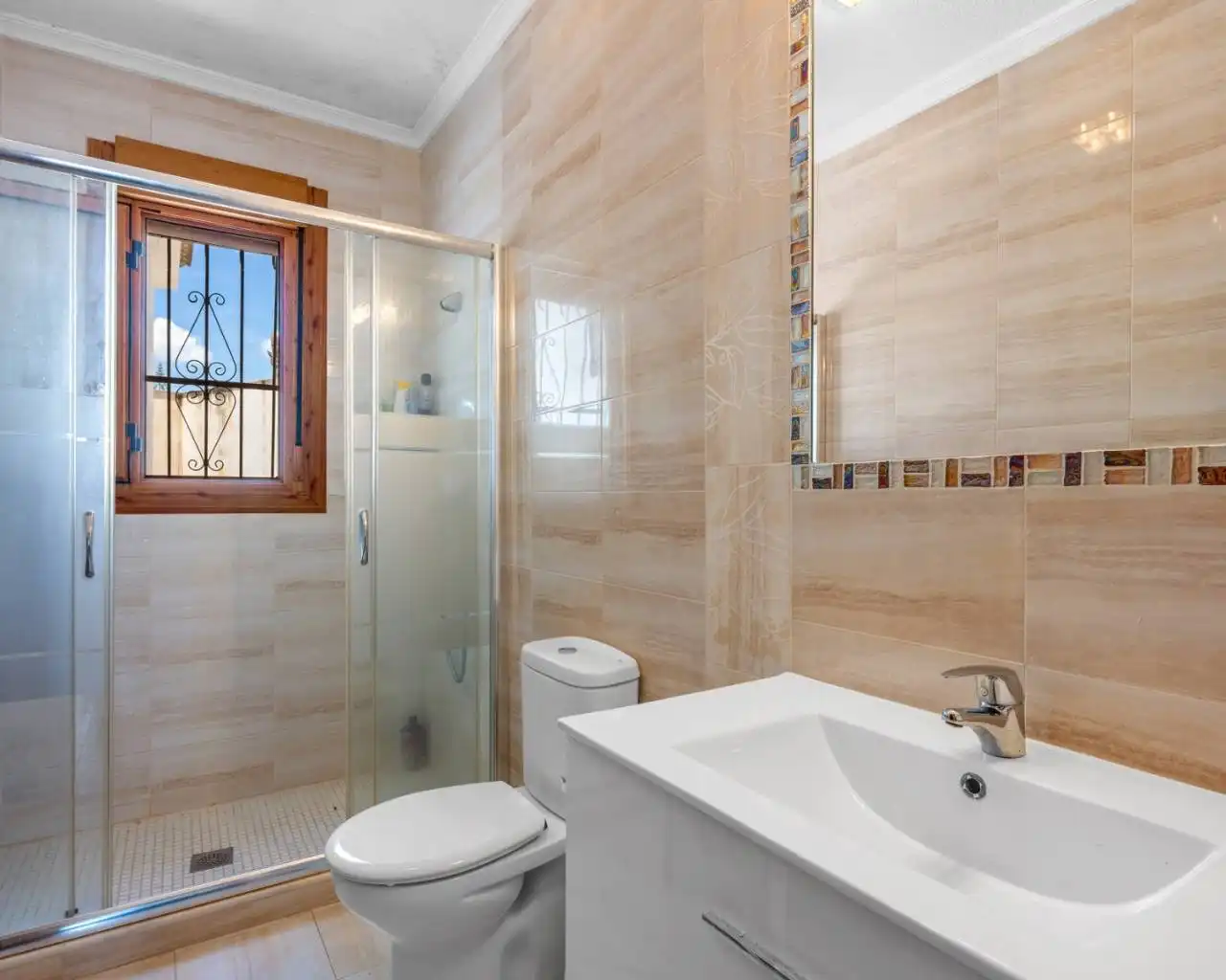 Bathroom of Houses for sale in Rojales  with Air Conditioner, Private garden and Terrace