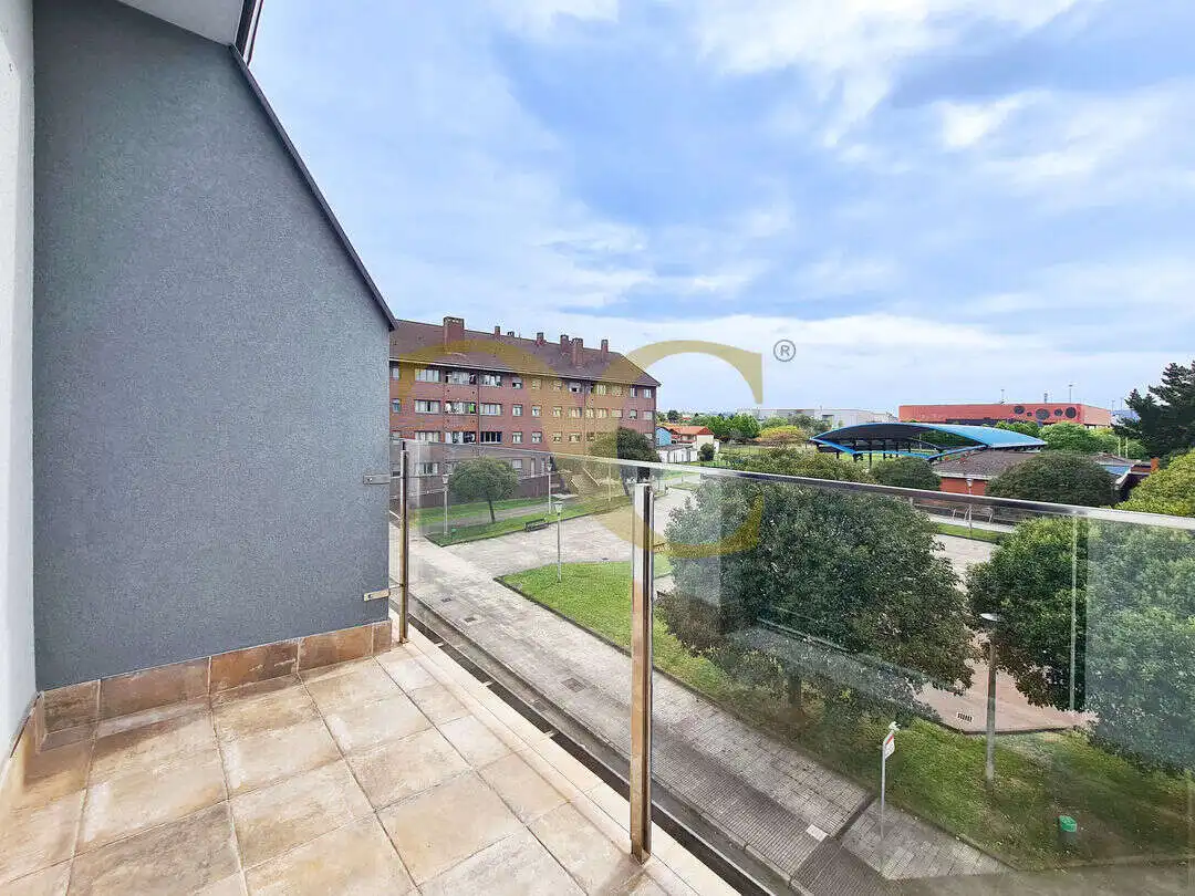 Terrassa de Dúplex en venda en Gijón  amb Calefacció, Terrassa i Traster
