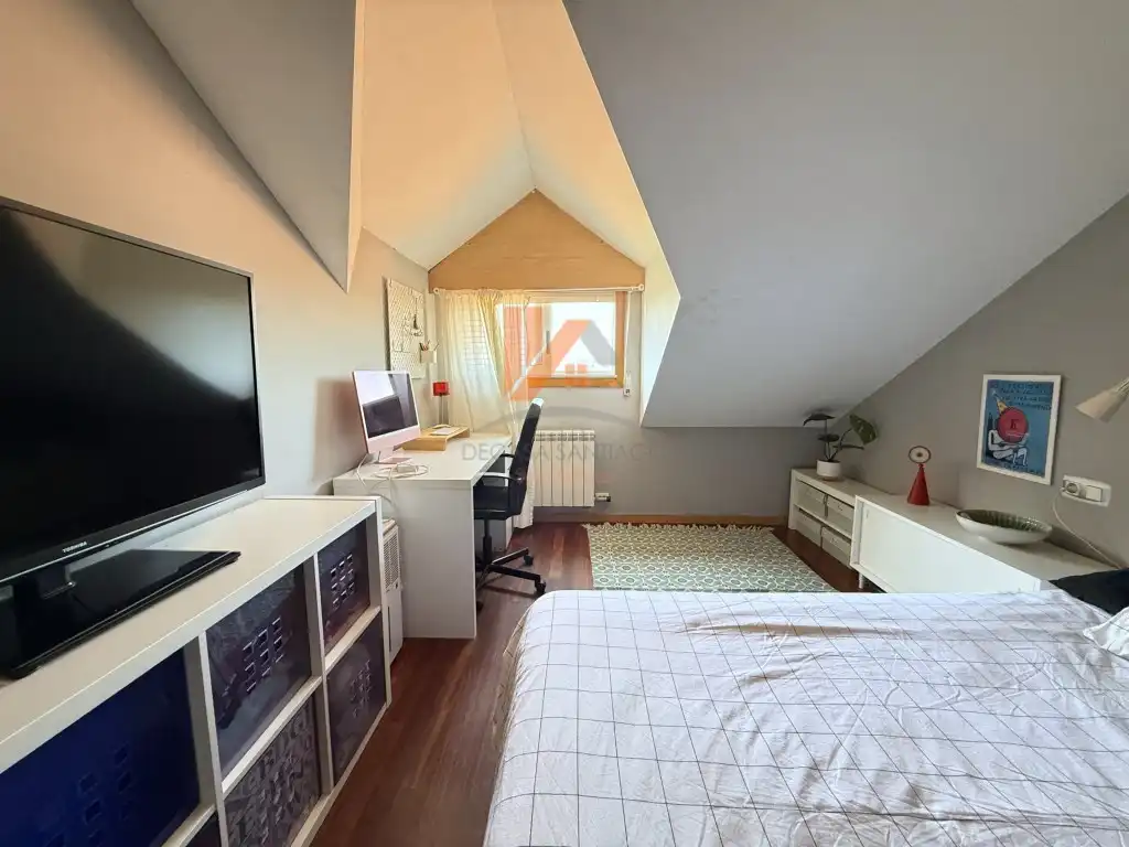 Schlafzimmer von Maisonette zum Verkauf in Ames mit Möbliert