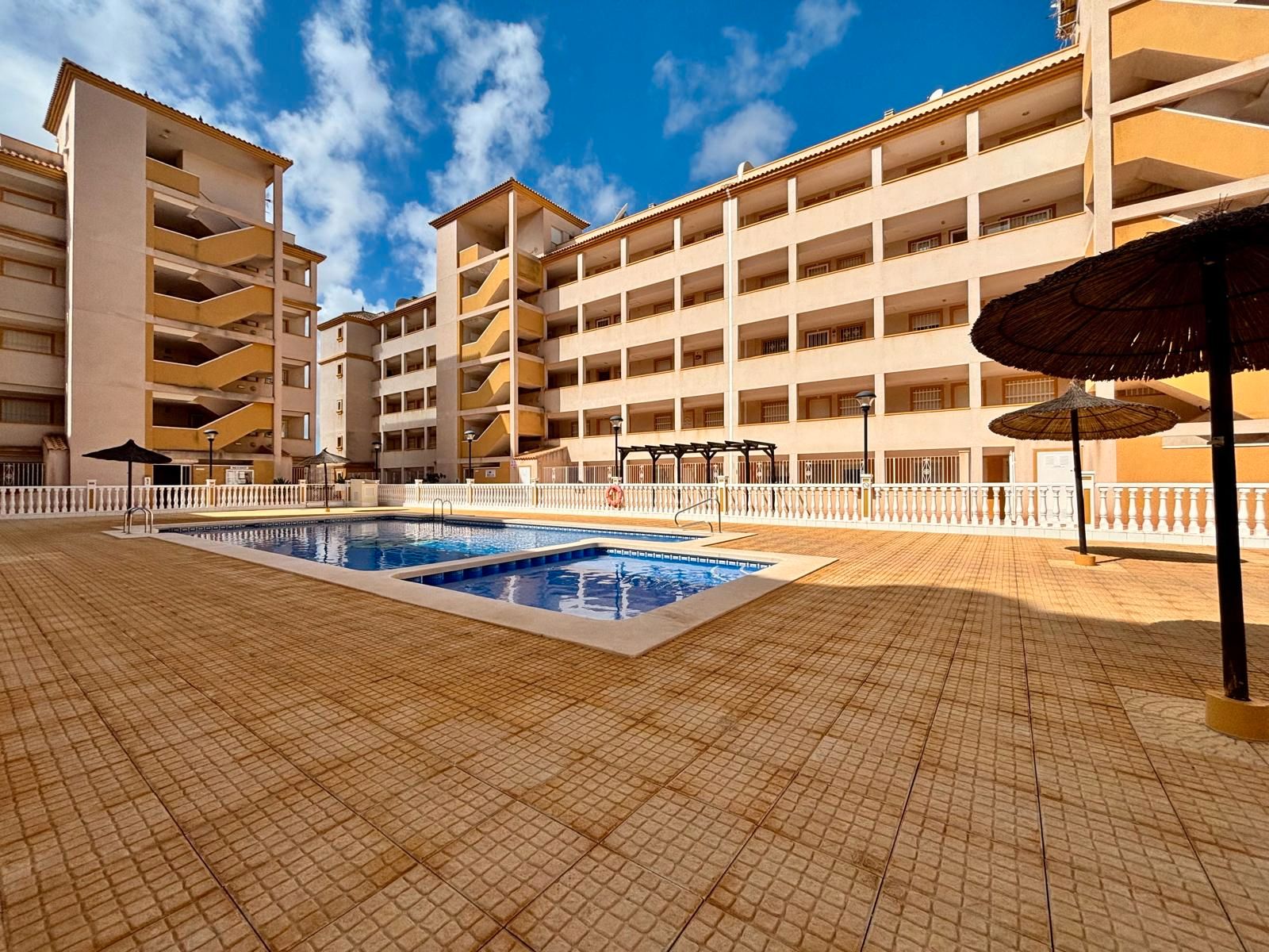 Piscina de Planta baixa en venda en Cartagena amb Jardí privat, Terrassa i Balcó