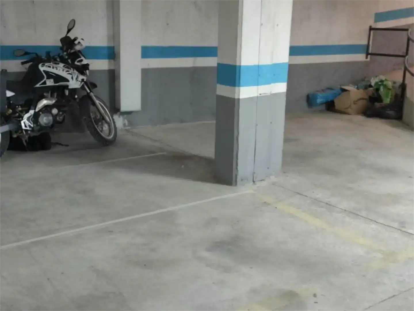 Parkplatz von Garage zur Miete in Valderrobres