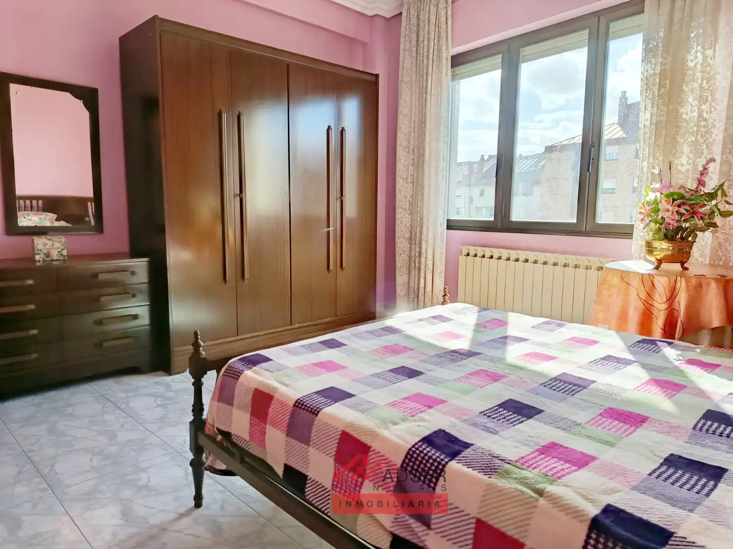 Habitación de Piso en venta en Los Olivos