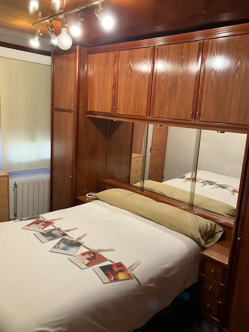 Habitación de Piso en venta en Cornellà de Llobregat con Aire acondicionado, Calefacción y Amueblado