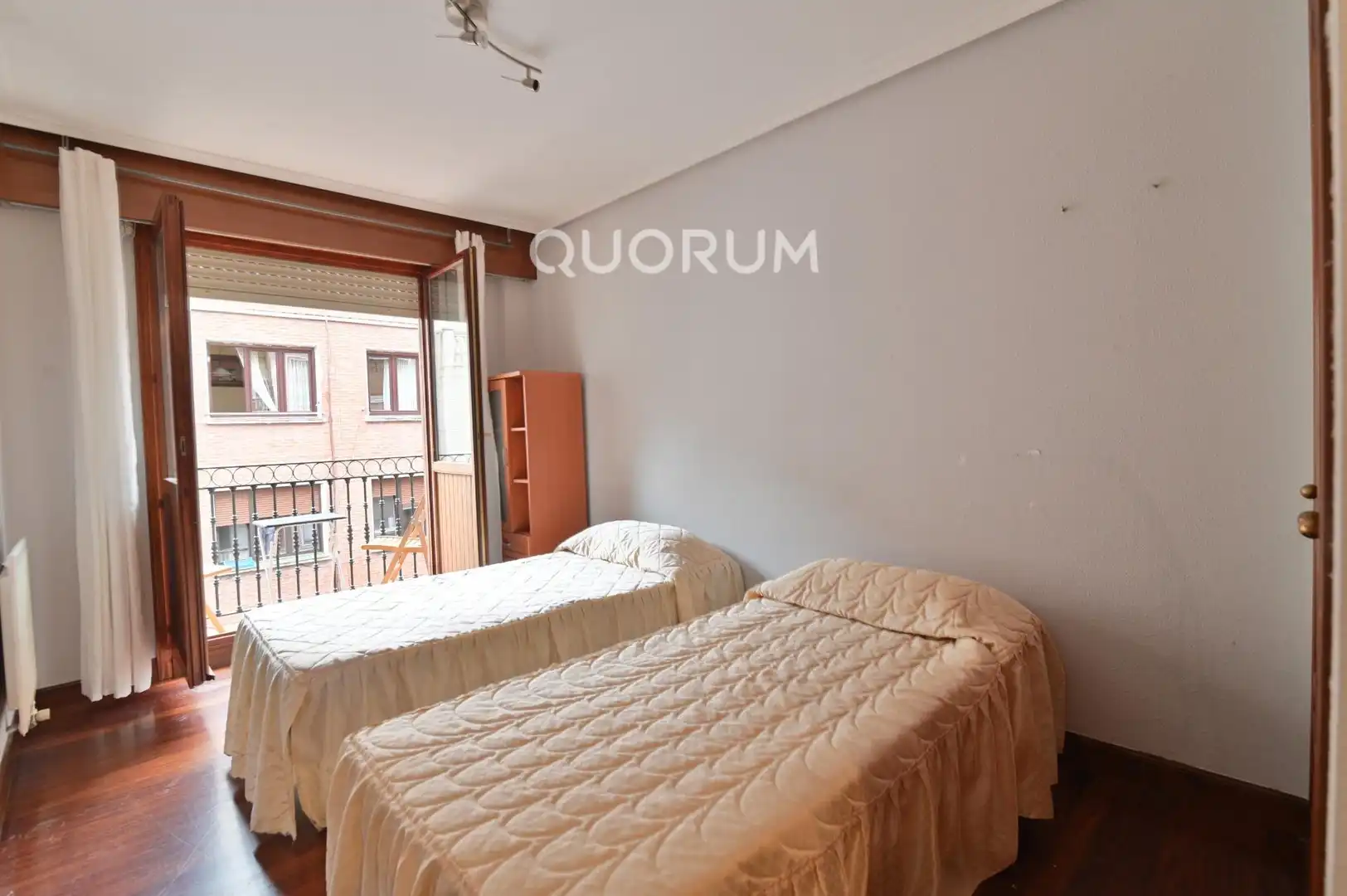 Habitación de Piso en venta en Bilbao  con Calefacción, Terraza y Trastero