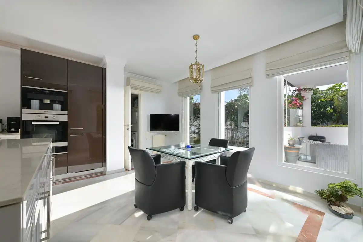 Comedor de Casa o chalet en venta en Marbella con Terraza, Trastero y Piscina