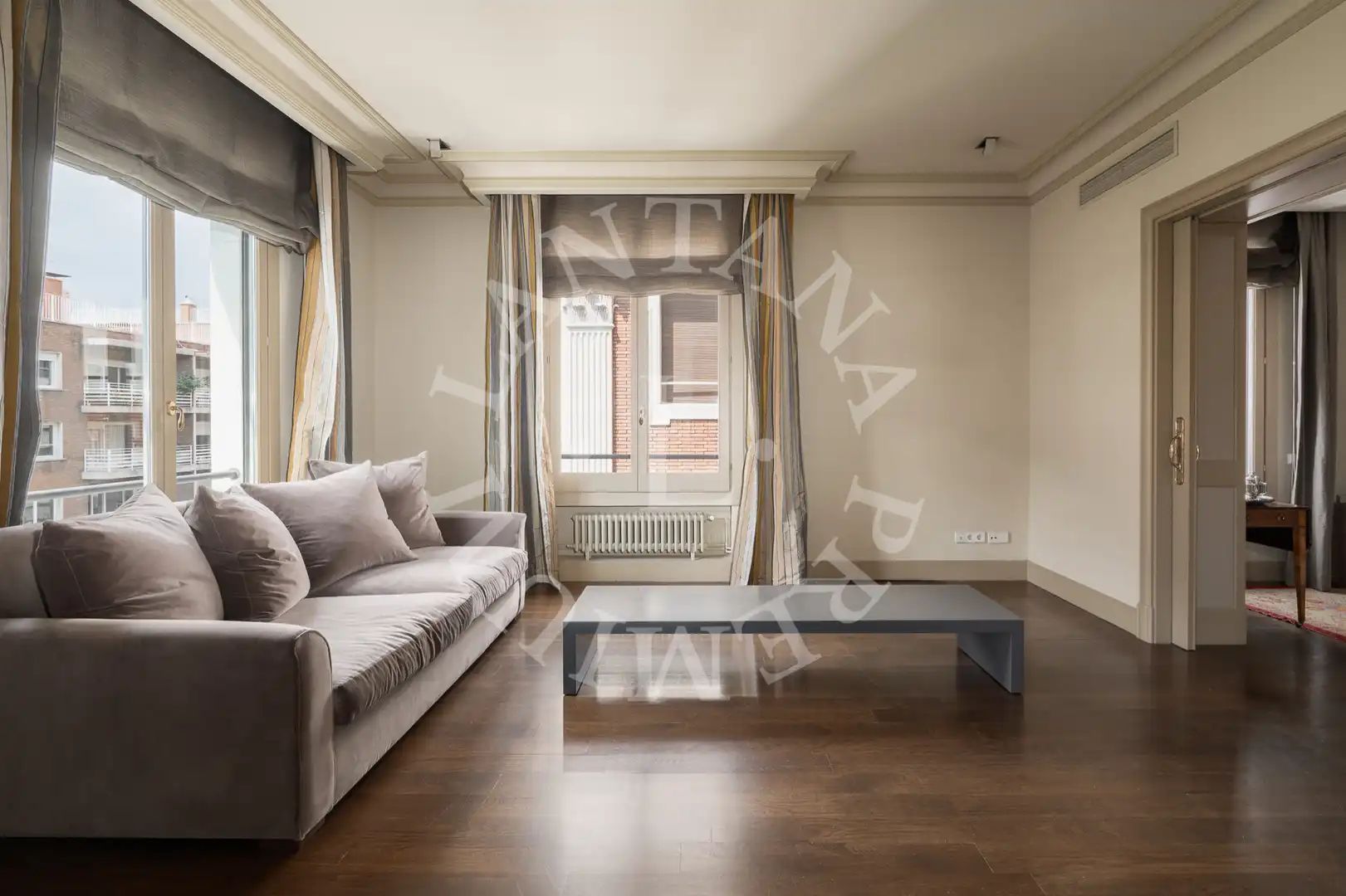 Sala de estar de Piso en venta en Barcelona con Aire acondicionado, Calefacción y Parquet