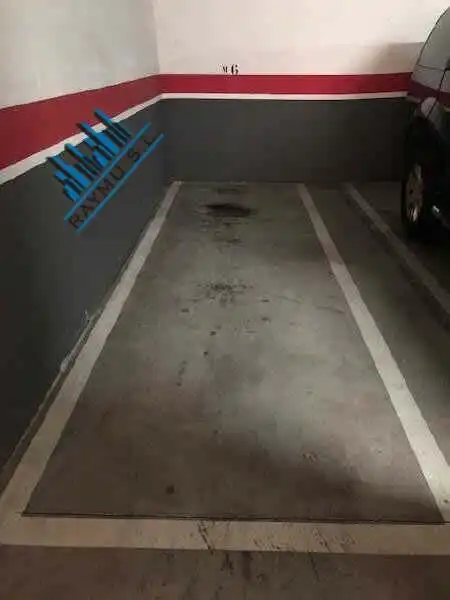 Parkplatz von Garage zum Verkauf in Leganés