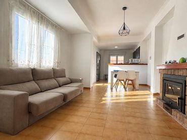 Maison jumelée avec balcon à vendre à Pego