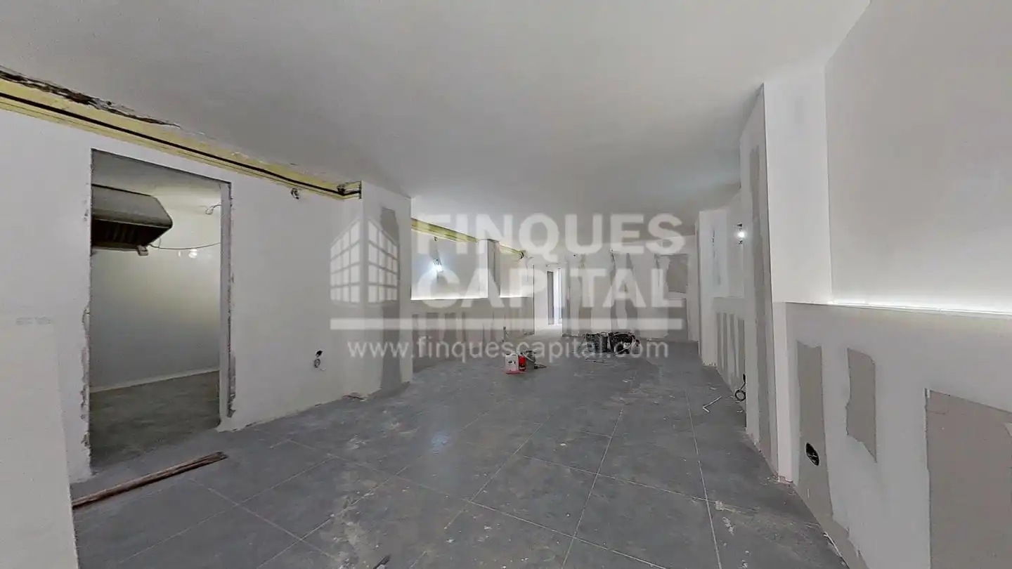 Local comercial en venda a Nou Eixample Sud, imagen 6