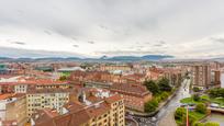 Vista exterior de Àtic en venda en  Pamplona / Iruña amb Aire condicionat