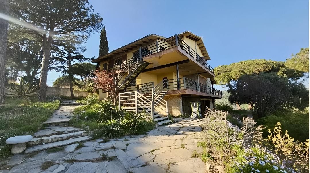 House or chalet for sale in Calle RIU FLUVIA, Urbanitzacions