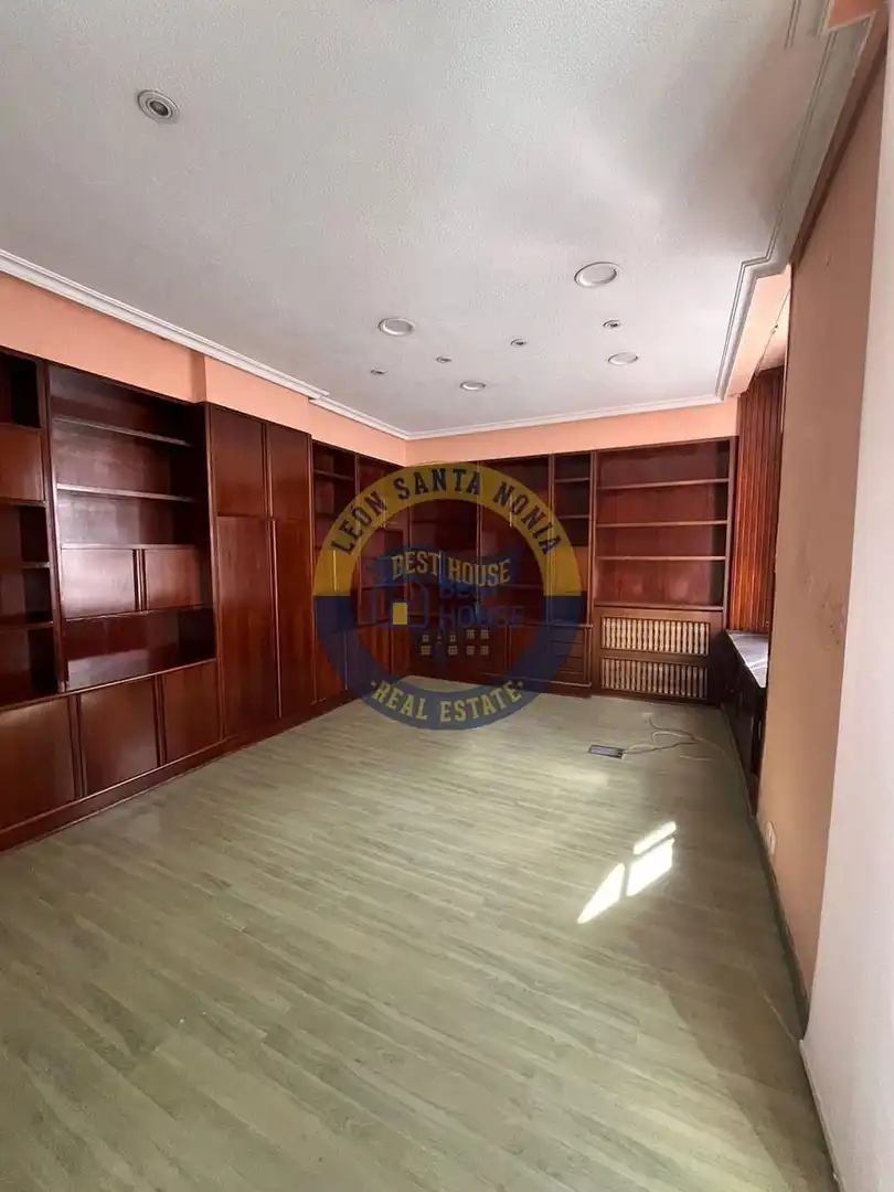 Office space with lift for sale in Centro Ciudad, imagen 2