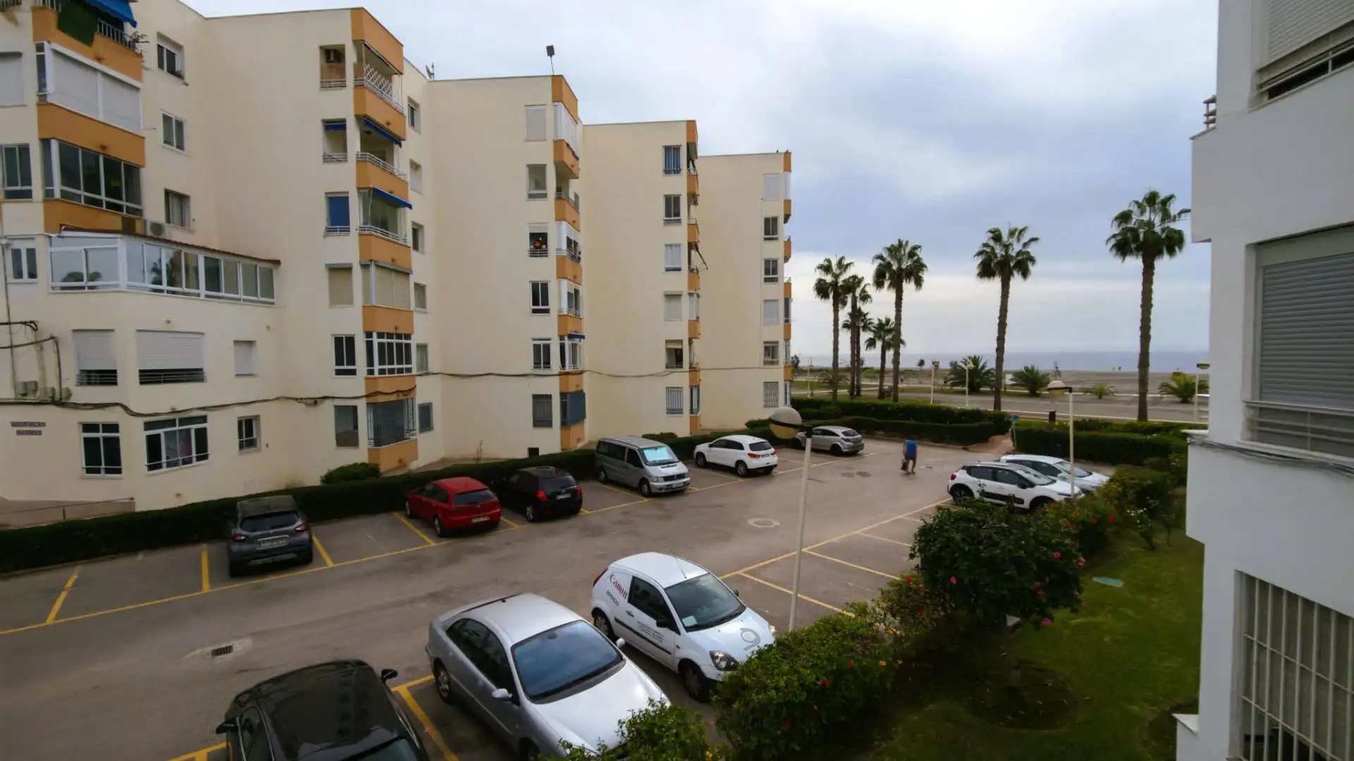 Aparcament de Pis en venda en Motril amb Calefacció, Moblat i Balcó