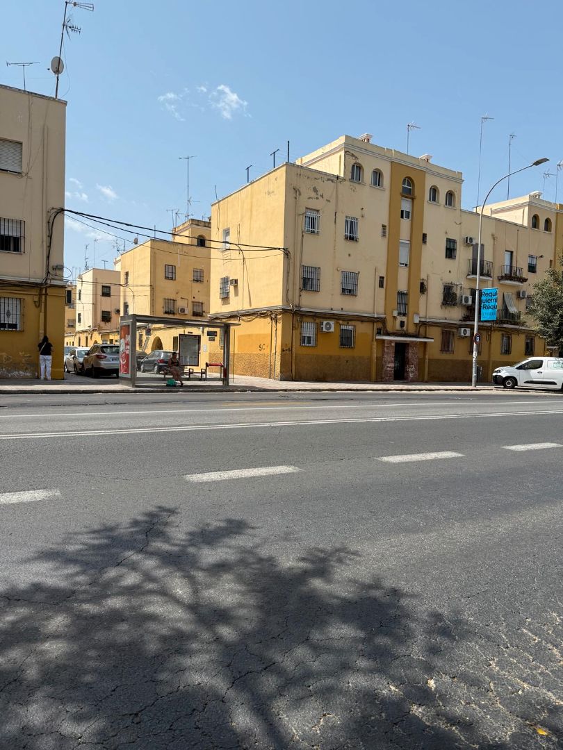 Exterior view of Flat for sale in  Sevilla Capital  with Air Conditioner, Furnished and Washing machine