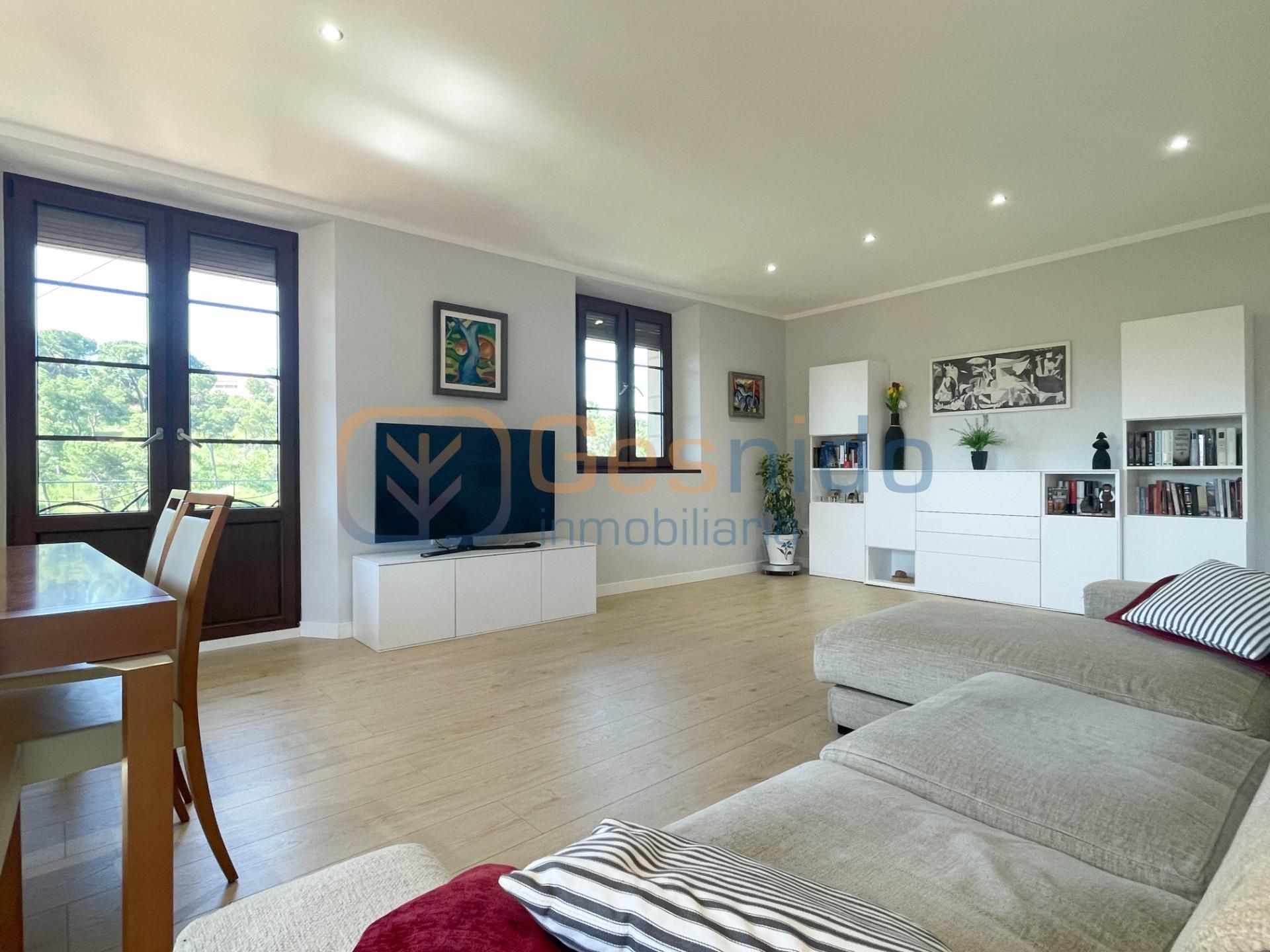 Sala d'estar de Pis en venda en Segovia Capital amb Calefacció, Terrassa i Balcó