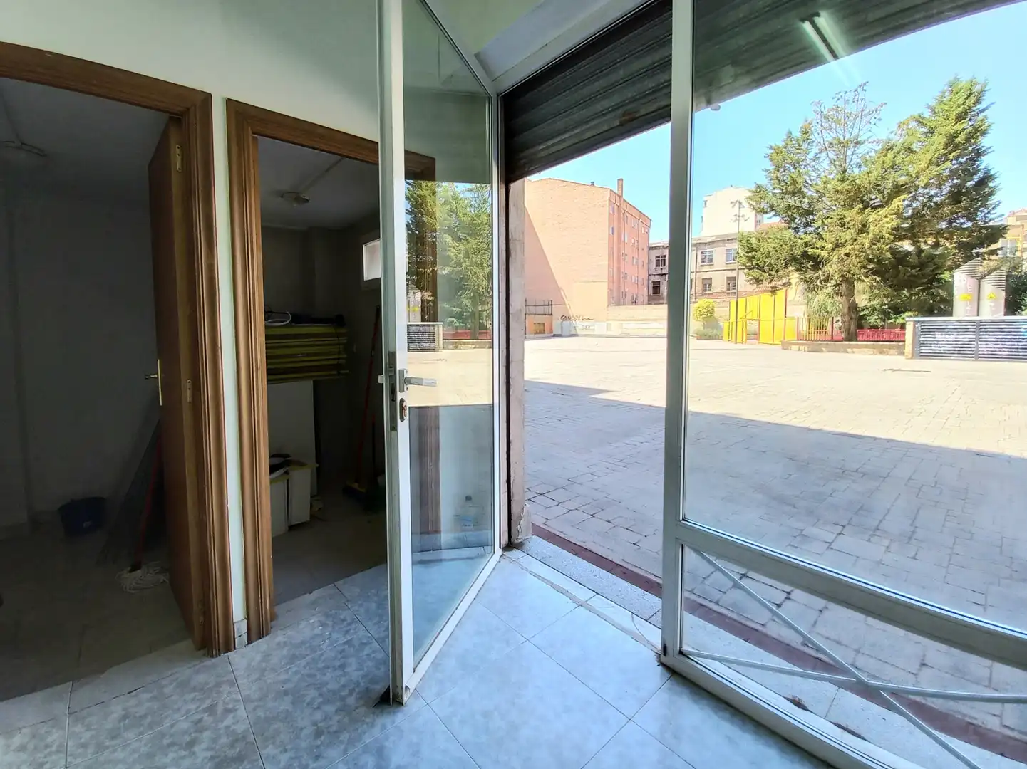Exterior view of Commercial properties for rent in Burgos