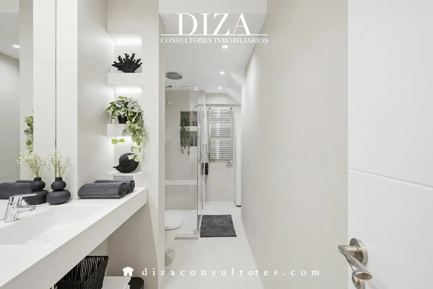 Badezimmer von Erdgeschoss zum Verkauf in Madrid mit Klimaanlage und Möbliert