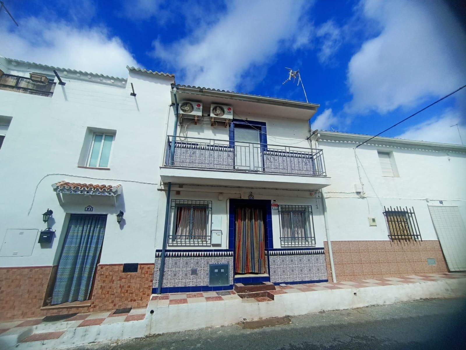 House or chalet for sale in Chimeneas